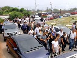 Como un héroe dan último adiós al fiscal Orlan Chávez