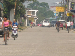 Honduras: Banda de mujeres asalta negocio de celulares en Sonaguera