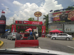 Sampedranos gozaron de colorido desfile en Circunvalación