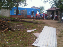 Copeco lleva ayuda a pobladores de Limón