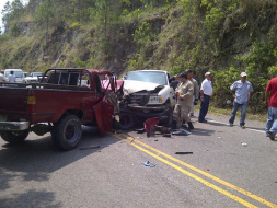 Dos muertos y tres heridos en accidente