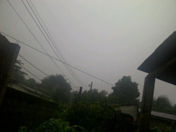 Fuerte lluvia cae sobre toda la zona norte y oriente de Honduras