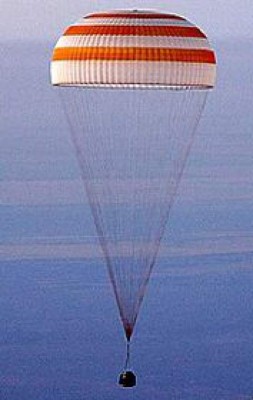 La primera turista espacial volvió a tierra