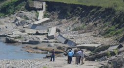 'Solo remiendos le harán al puente”