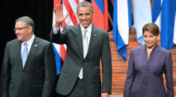 Obama insta a fortalecer economías contra crimen