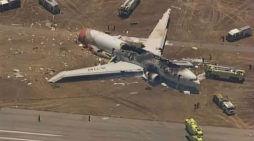 EUA: Boeing 777 se incendia al momento de aterrizar