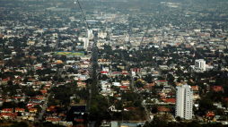 Honduras inició siglo 21 parecido a como lo hizo en siglo 20, dice sociólogo