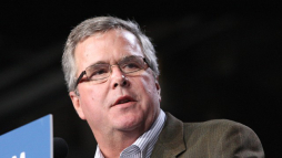 Jeb Bush no apoya naturalización a indocumentados