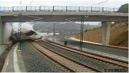 España: Cuatro latinoamericanos mueren en tren