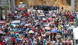 Maestros se manifiestan nuevamente en calles de Tegucigalpa