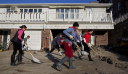 Más de 130,000 siguen sin electricidad