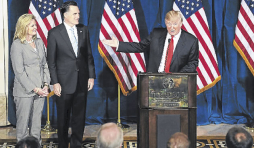 Donald Trump sale al rescate de Romney