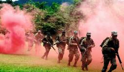 Hoy gradúan a primeros soldados entrenados como policías