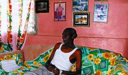 Don Julio Arriola, a sus 93 años continúa en busca de la noticia