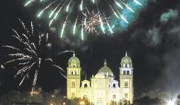 'Paremos la violencia ya, respetemos la vida en Honduras”: Cardenal