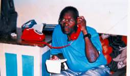 Don Julio Arriola, a sus 93 años continúa en busca de la noticia