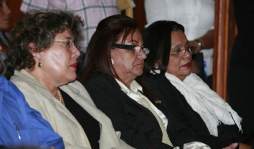 Mujeres sí tendrán 50% de participación en política de Honduras
