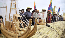 Suriqui, la isla donde se construyen balsas indígenas