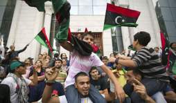 Demoran entierro de Muamar Gadafi para investigar su muerte