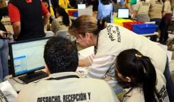 Observadores de la OEA piden esperar resultados oficiales