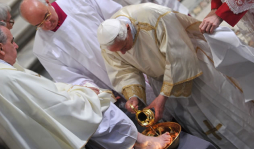 Benedicto XVI denuncia situación 'dramática' de la Iglesia