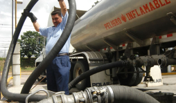 Gasolina en Honduras baja L0.65 por litro