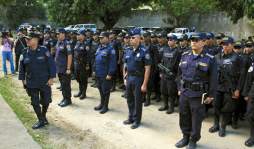 Fiscalía revisará decreto de depuración policial