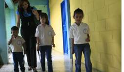 Claudia Tovar: 'Sin haberme visto me dicen: profesora linda”