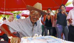 El hombre más longevo de aldea El Carmen