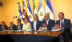 Firman TLC único México-Centroamérica