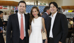 Aplausos a la distinción