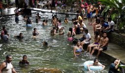 Despiden una semana de playa y emociones