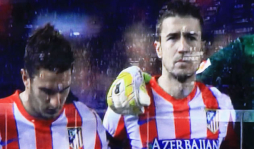 Atlético de Madrid rindió homenaje a 'La Coneja' Cardona