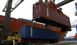 Guatemala y Costa Rica se llevan la carga de Puerto Cortés