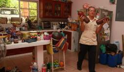 Juan José Reyes, el docente que venció a la adversidad