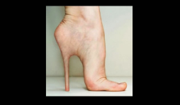 Última moda: Quitarse los dedos de los pies para lucir tacones