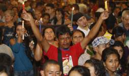 Lloran y piden con fe a la morenita de El Piligüín