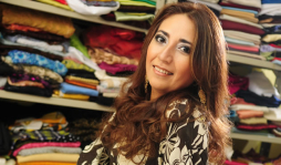 'Me gustaría vestir a Charlize Theron y a JLO”