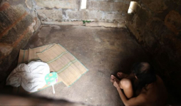 Ha vivido en una celda de piedra durante 30 años