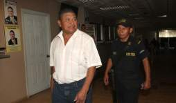 Dictan auto de prisión a 4 policías por crimen del hijo de la rectora