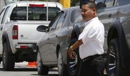 Funcionario de El Progreso va de rodillas, mas no vencido