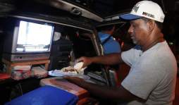 Don Martín, el rey de las baleadas nocturnas en San Pedro Sula