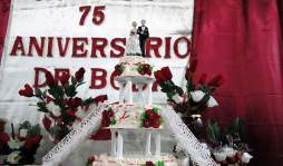 Celebran 75 años de amor con boda que habían soñado