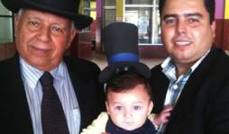 Padre e hijo viven el arte de la magia y sorprenden a Honduras