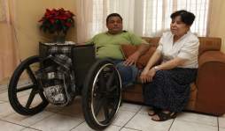 Una noche con la muerte tras perder sus piernas