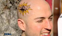 Alquila su cabeza para mostrar publicidad