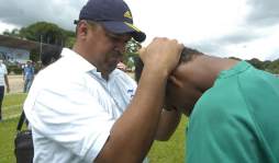 Ricardo Charly Zúñiga donde pone el ojo hay un futbolista