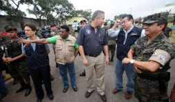 Urnas y material electoral llegan a La Ceiba y a Colón