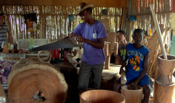 Artesanos garífunas se resisten a desaparecer