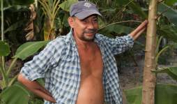 Pedro Barillas, el hondureño que tiene manos de pinza